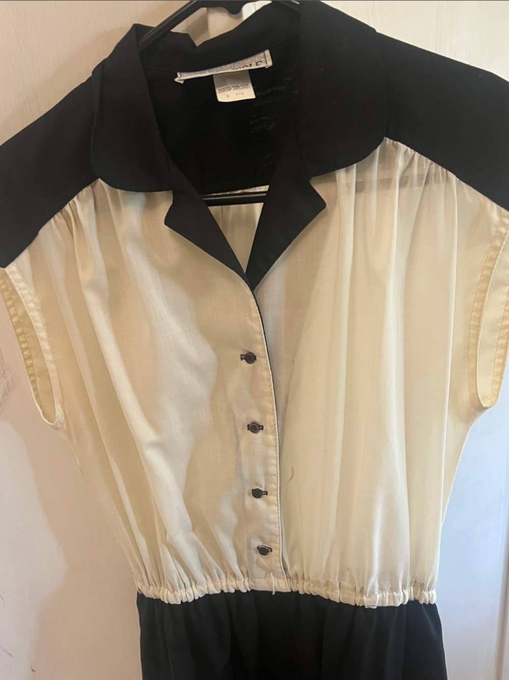 Awesome vintage Howard Wolf Black and Cream Cap-Sleeve- sz S see measurements